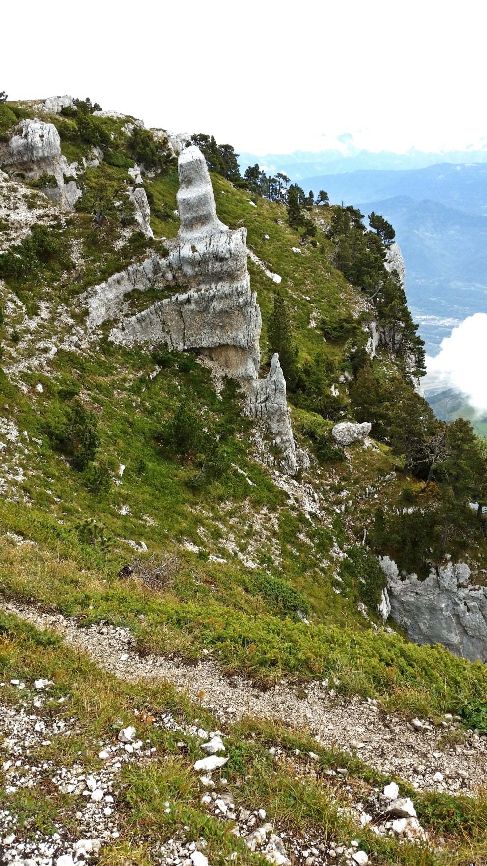 randonnée au Pas de Rocheplane et son monolithe   massif de la Chartreuse