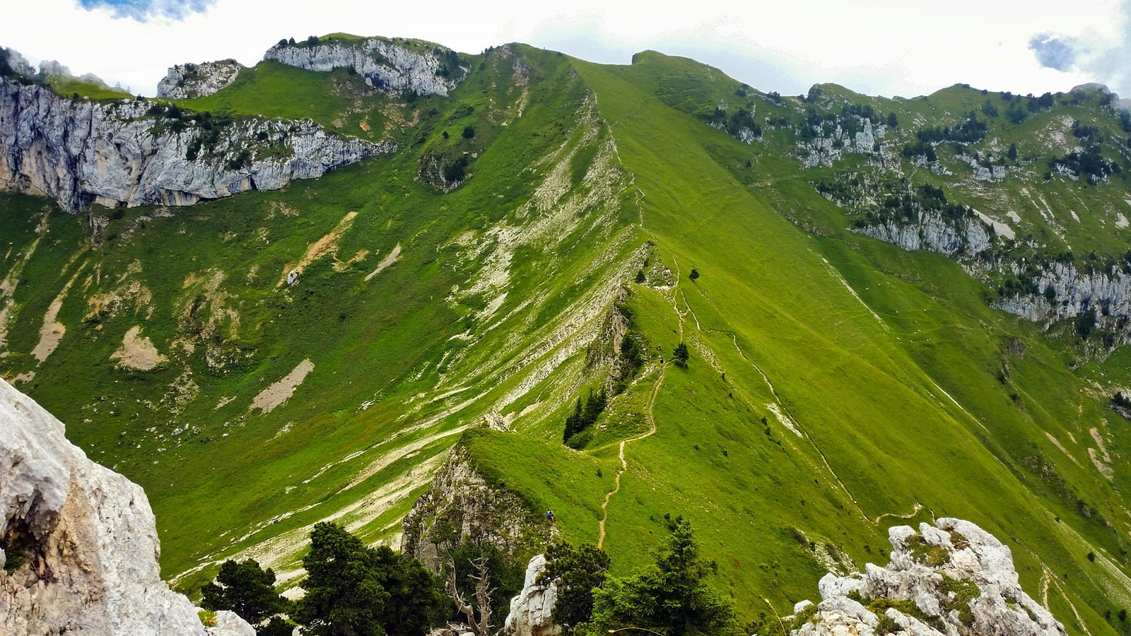 Le col de Bellefont, le Roc, le Dôme et le Piton randonnée massif de la Chartreuse