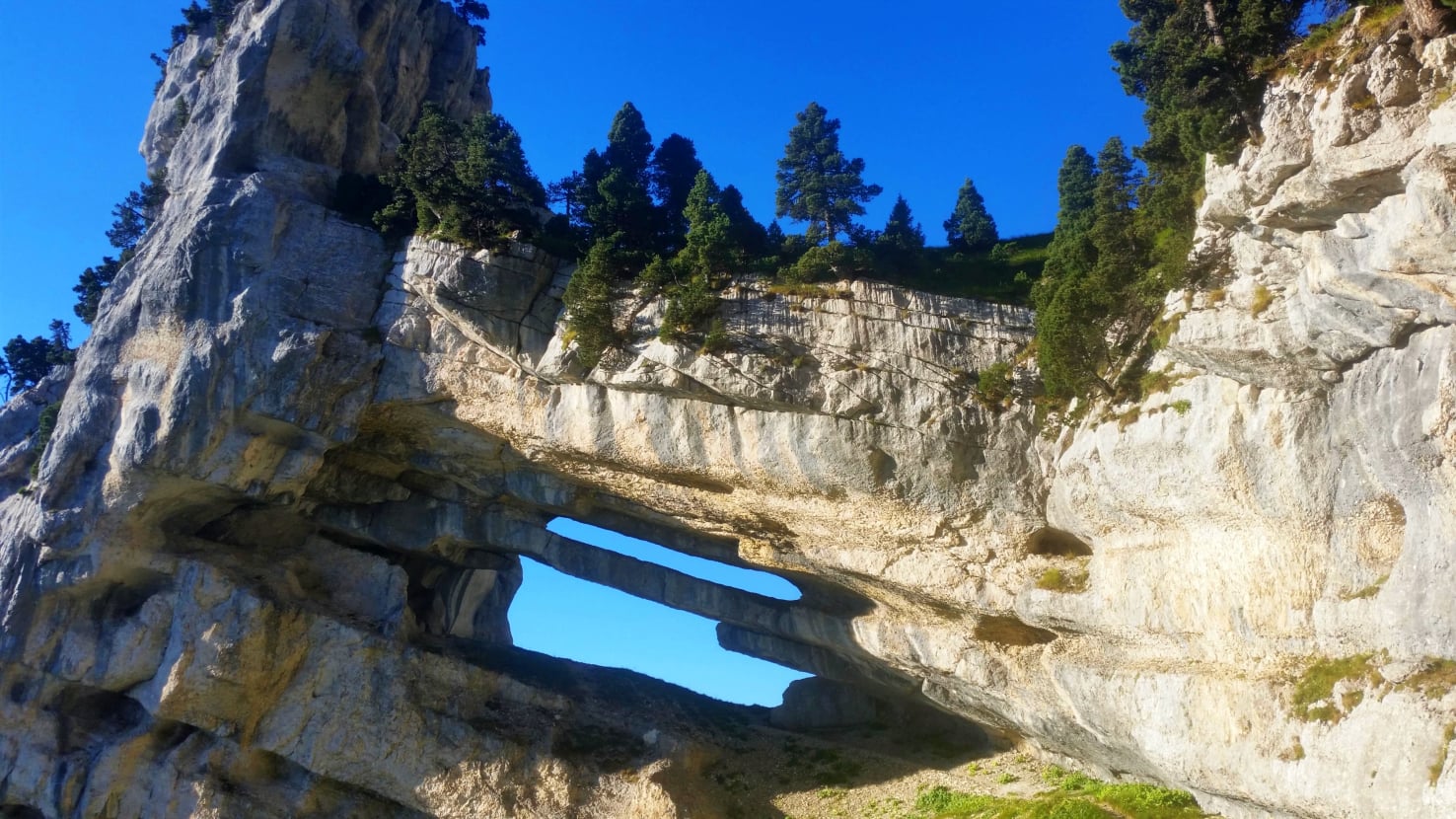 La Tour percée  Paysages et panoramas du massif de la Chartreuse en randonnée