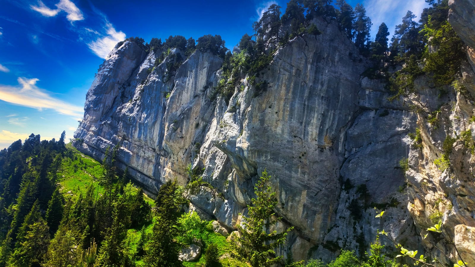 Falaise sangle supérieur de Belles Ombres randonnée massif de la Chartreuse