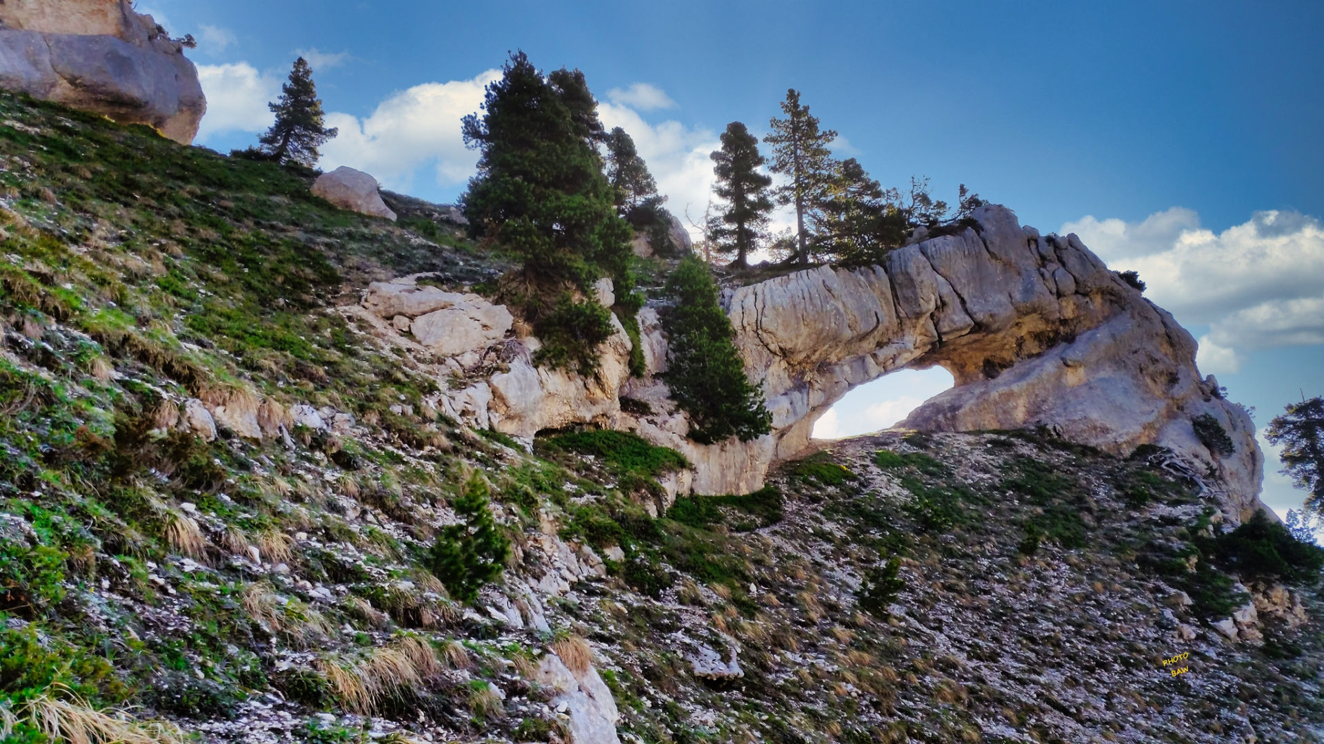 randonnée massif de la  chartreuse arche naturelle Pas de Montbrun
