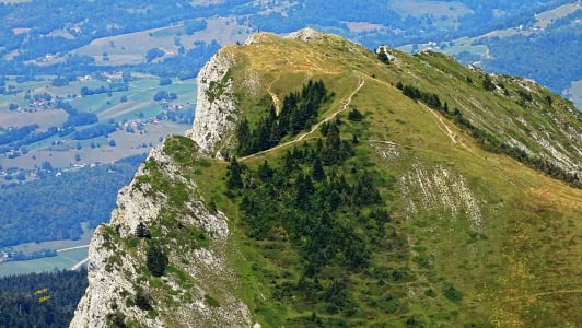 Le sommet du Petit Som randonnée dans le massif de la Chartreuse France
