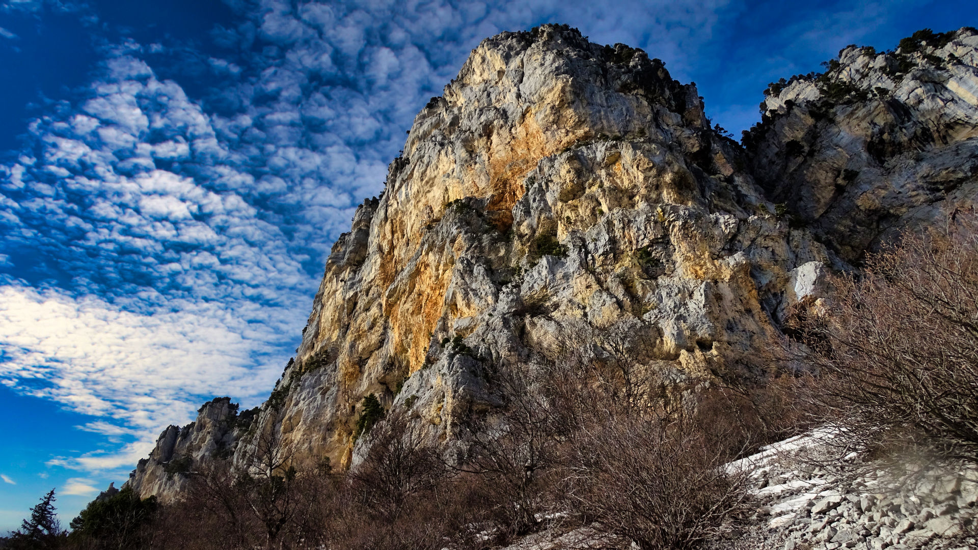 randonnée en chartreuse barre rocheuse de la Rousse